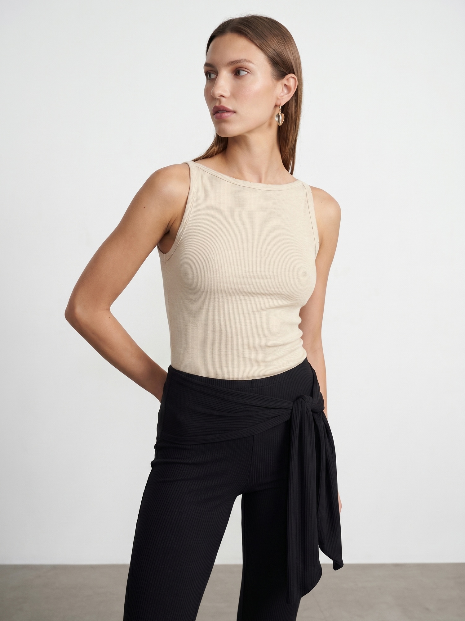 32892 Halter Yaka Top