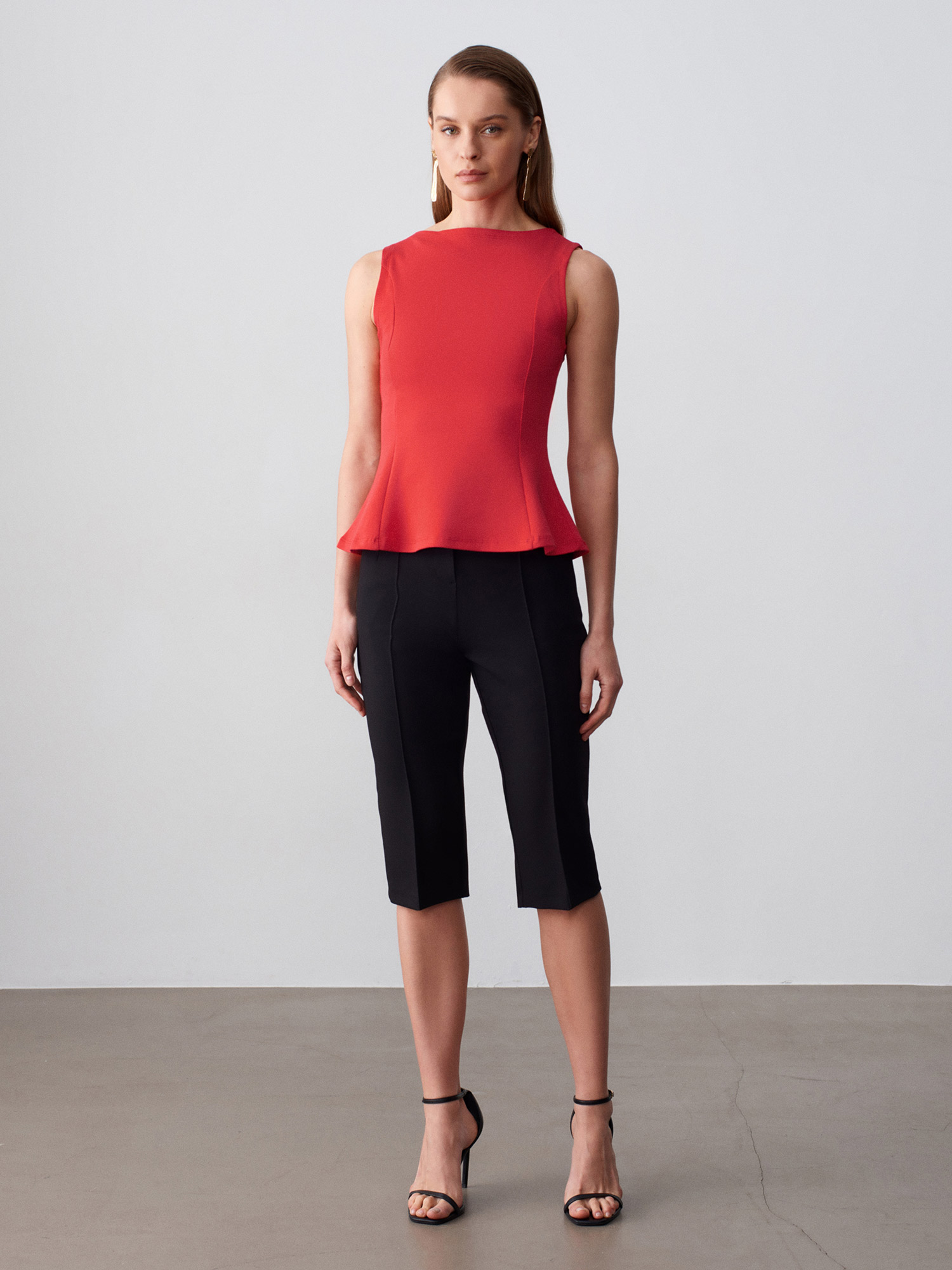 21001 Kayık Yaka Peplum Top