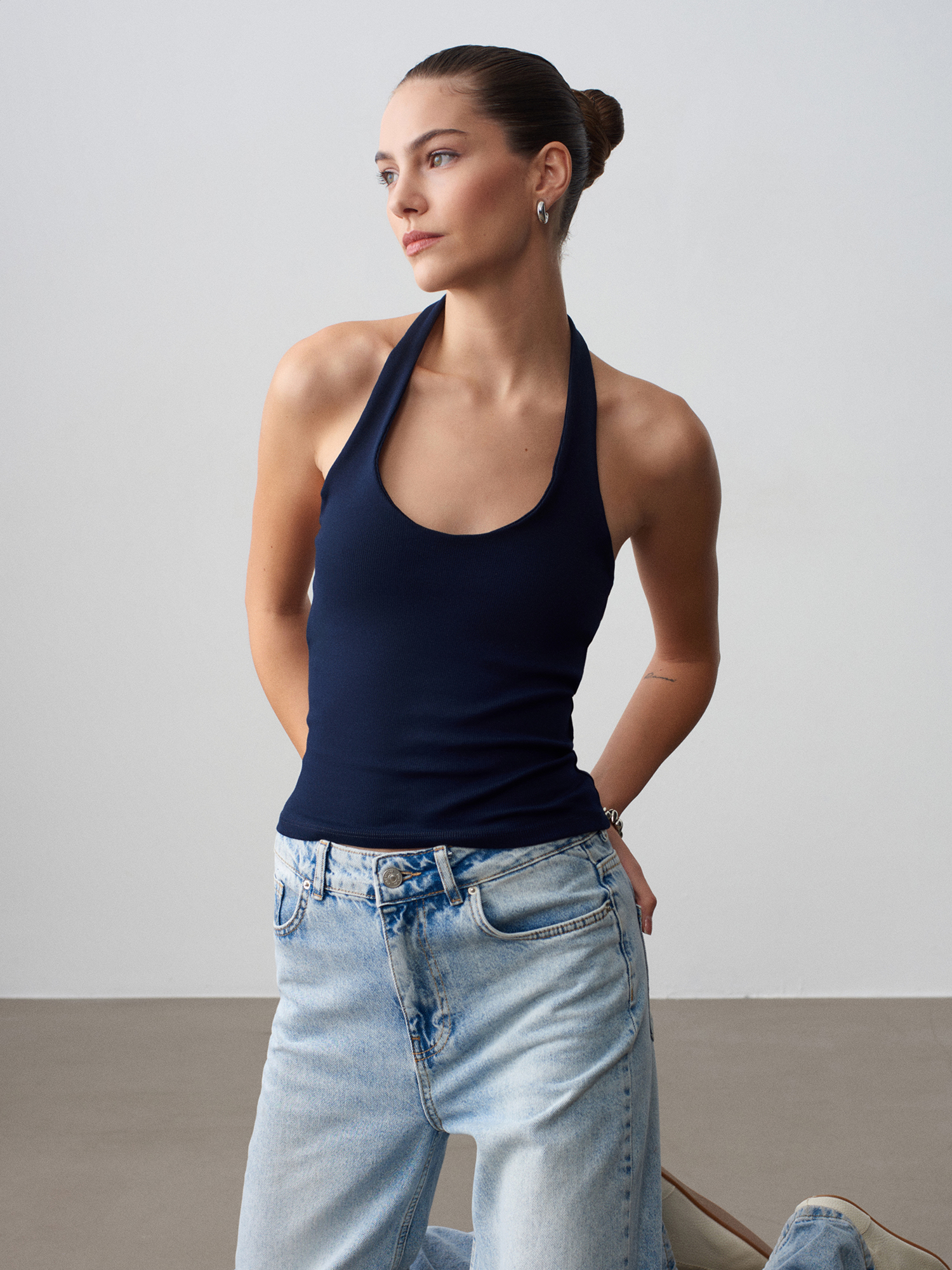 21052 Halter Yaka Top